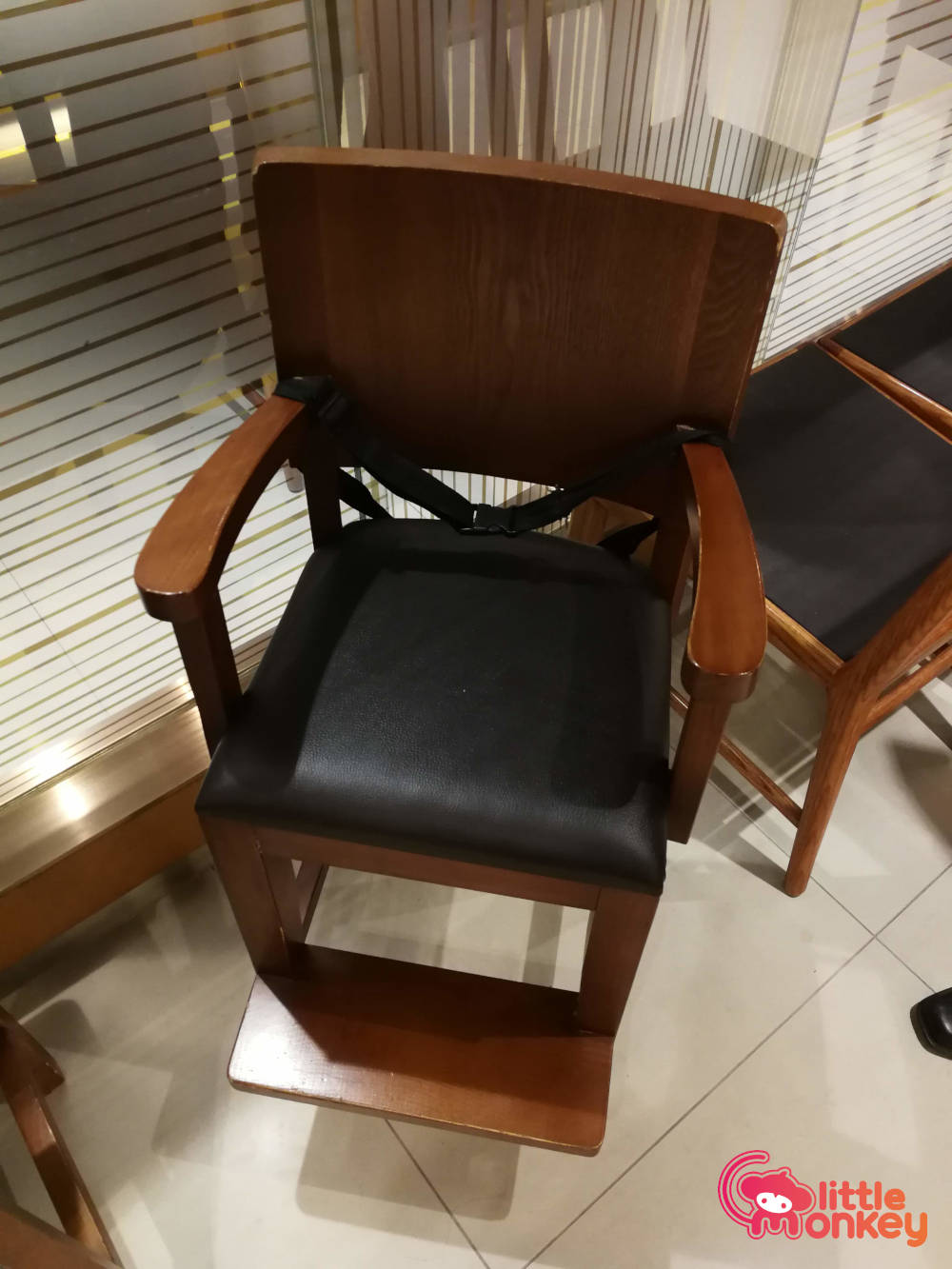 Din Tai Fung's chair for kids in Silvercord